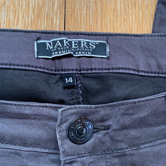 Makers of True Originals Premium Denim jeans. - Picture 3 of 3